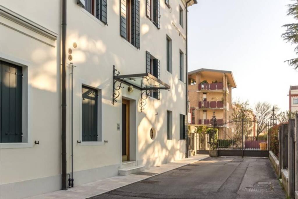 Dadahome Elegante Appartamento Vicino Al Centro Treviso Eksteriør bilde